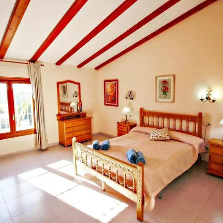 Palacios - Comfortable In * Benissa